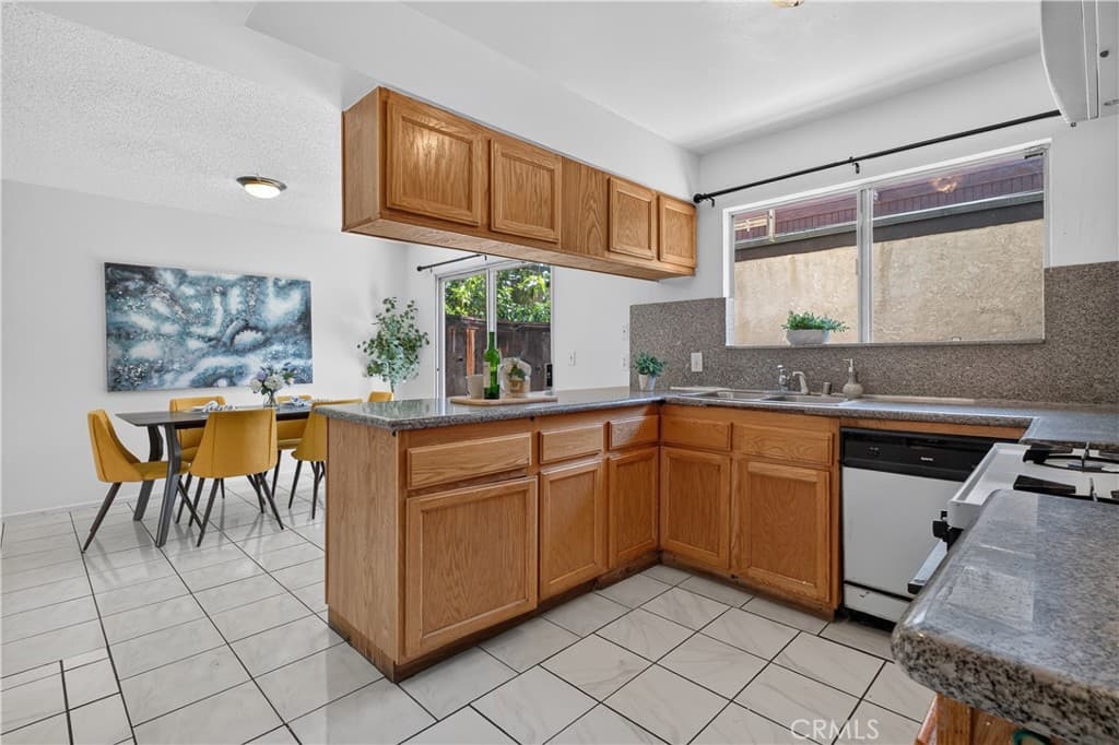 Condo at 11837 Ferris K, El Monte — photo 6 of 12
