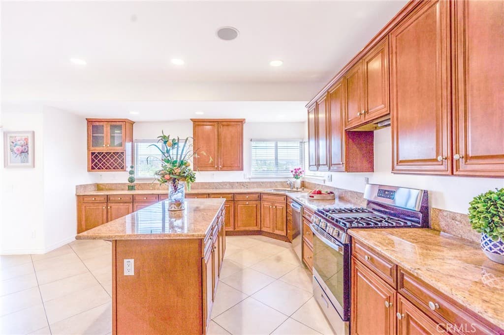 Home at 309 Camino De Gloria, Walnut — photo 10 of 12