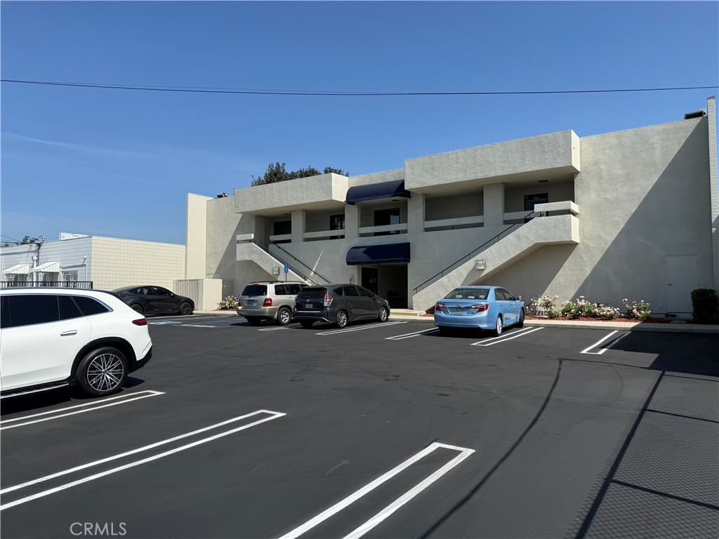 Home at 148 E Foothill, Arcadia — photo 5 of 12