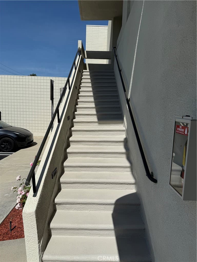 Home at 148 E Foothill, Arcadia — photo 10 of 12