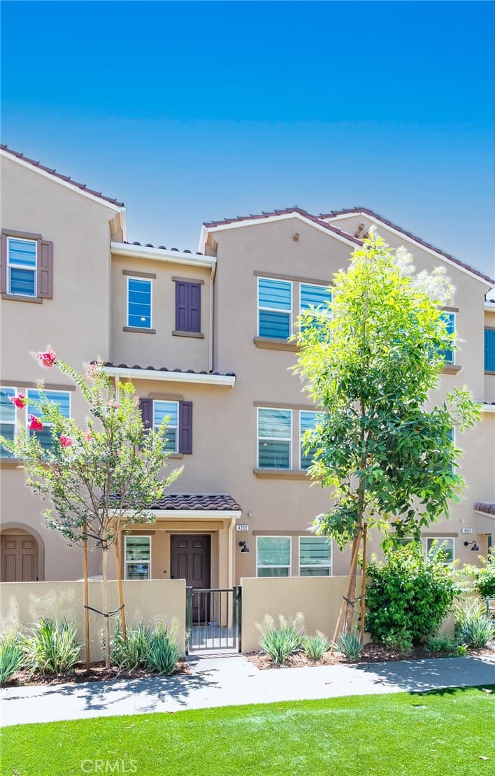 Townhouse at 4359 Alamo Lane, Arcadia — photo 2 of 12