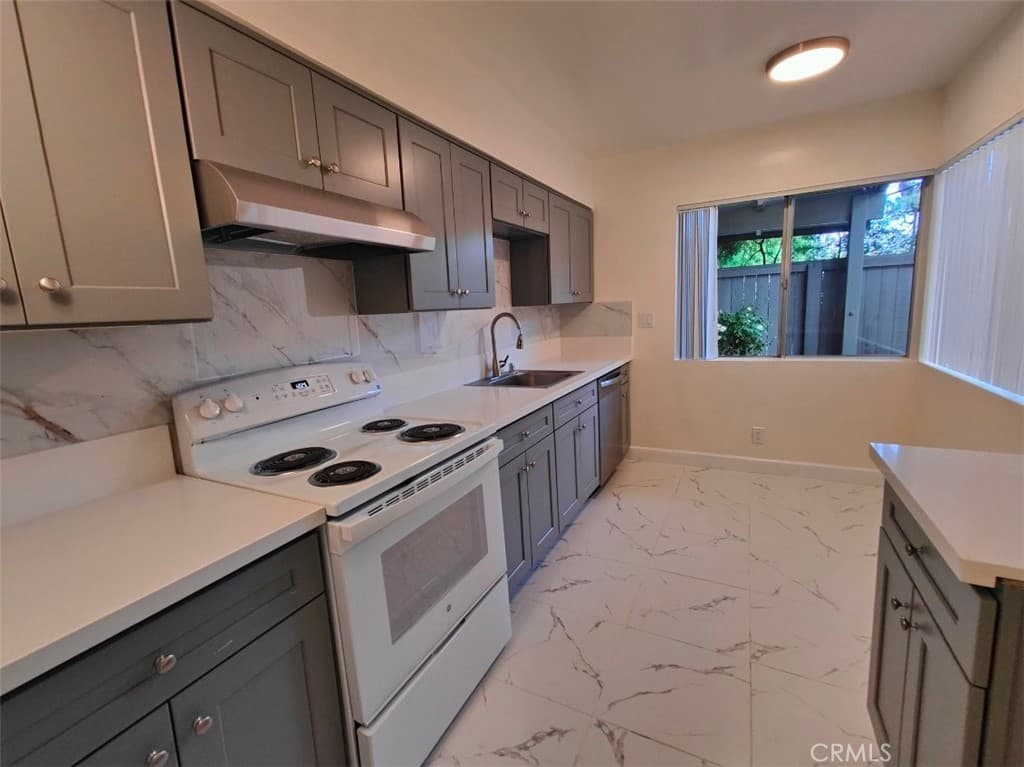Home at 700 W Sierra Madre Boulevard 1, Sierra Madre — photo 3 of 12