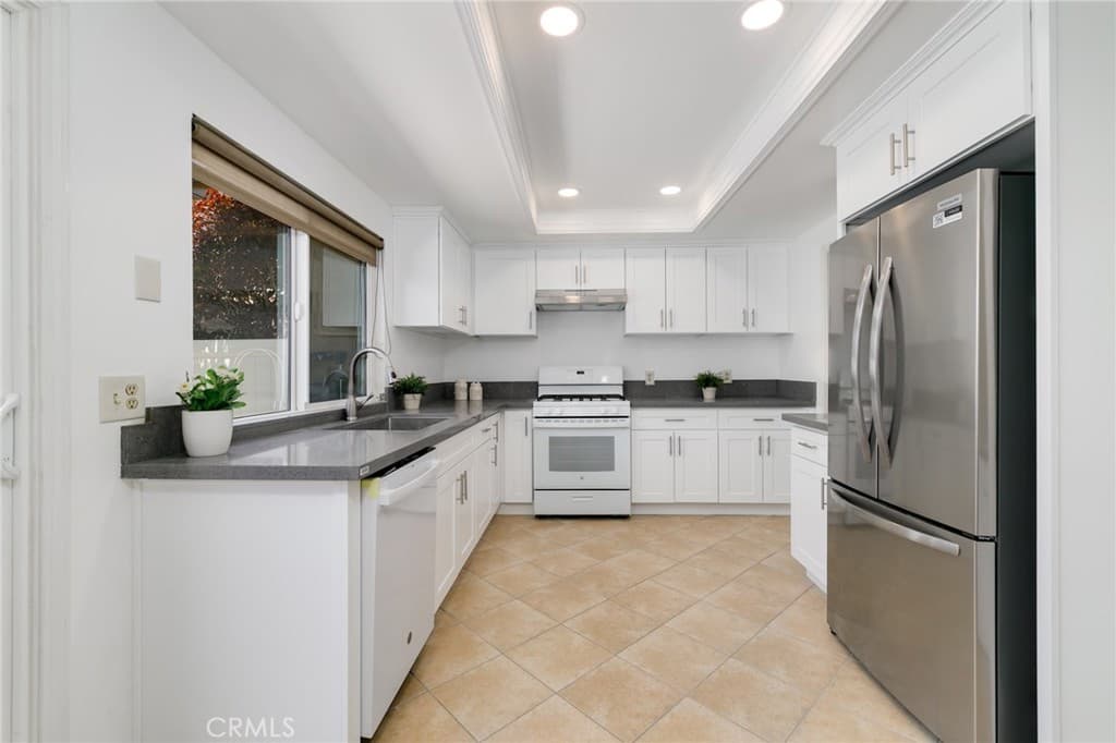 Condo at 1231 S Golden West 11, Arcadia — photo 7 of 12