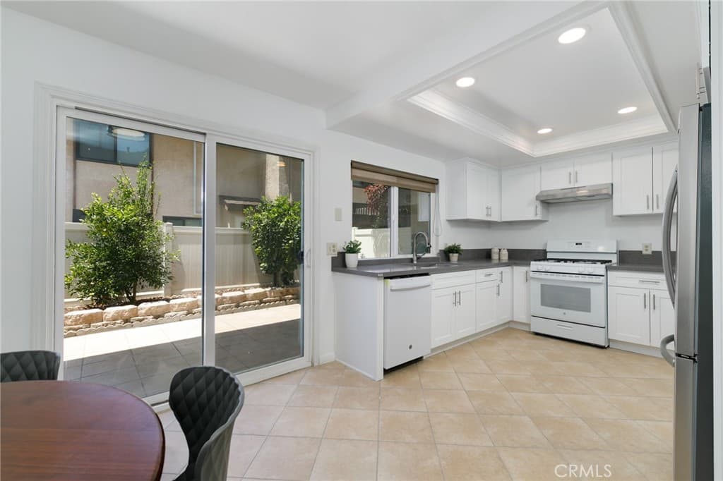 Condo at 1231 S Golden West 11, Arcadia — photo 8 of 12