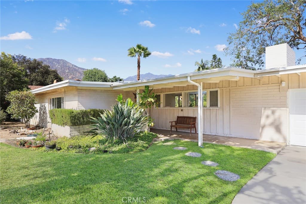 Home at 206 Oak Meadow Road, Sierra Madre — photo 4 of 12