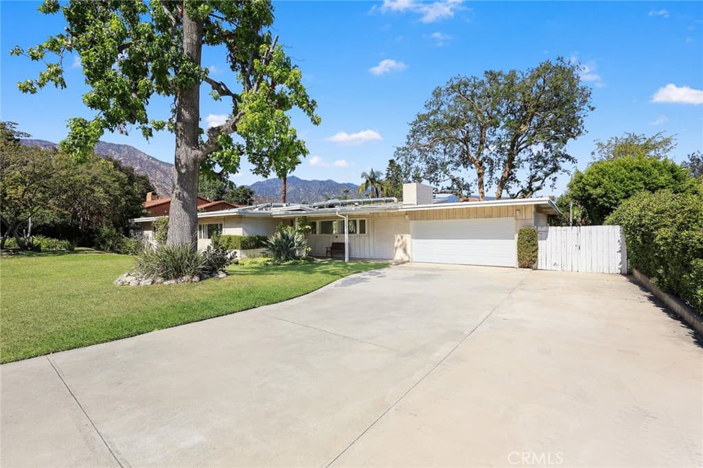 Home at 206 Oak Meadow Road, Sierra Madre — photo 5 of 12