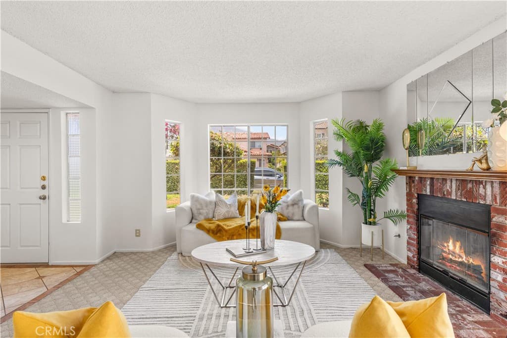Condo at 120 Bonita A, Arcadia — photo 2 of 12