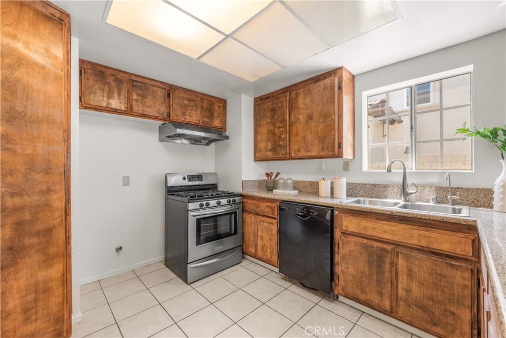 Condo at 120 Bonita A, Arcadia — photo 7 of 12