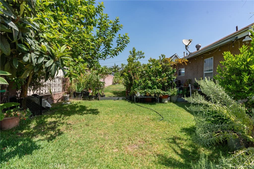 Home at 325 W Crescent Drive, Azusa — photo 11 of 12