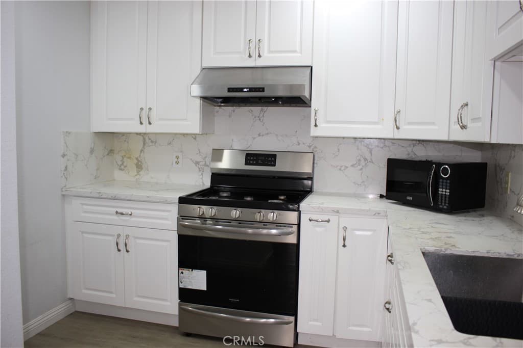 Townhouse at 1447 Kauai, West Covina — photo 6 of 12
