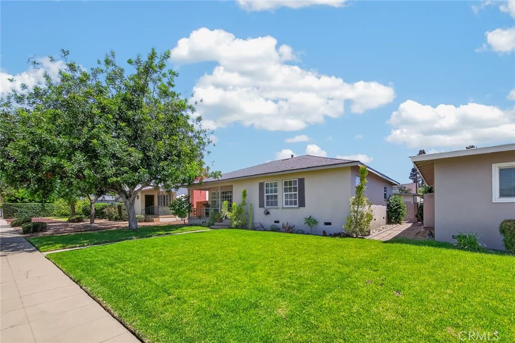 Home at 1006 N Sunset Avenue, Azusa — photo 2 of 12