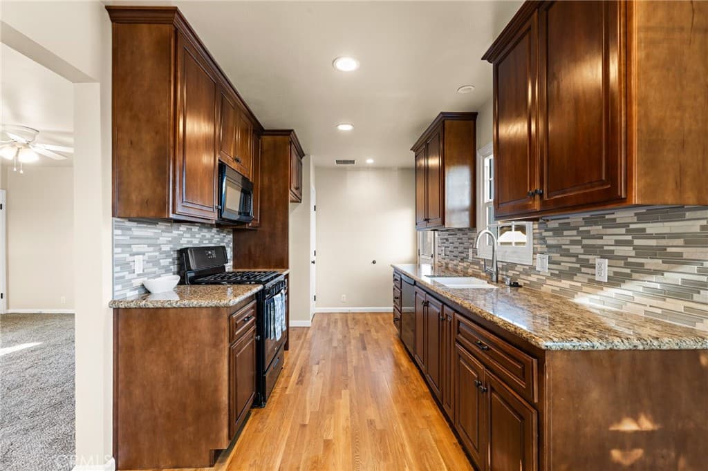 Home at 840 W Foothill, Glendora — photo 6 of 12