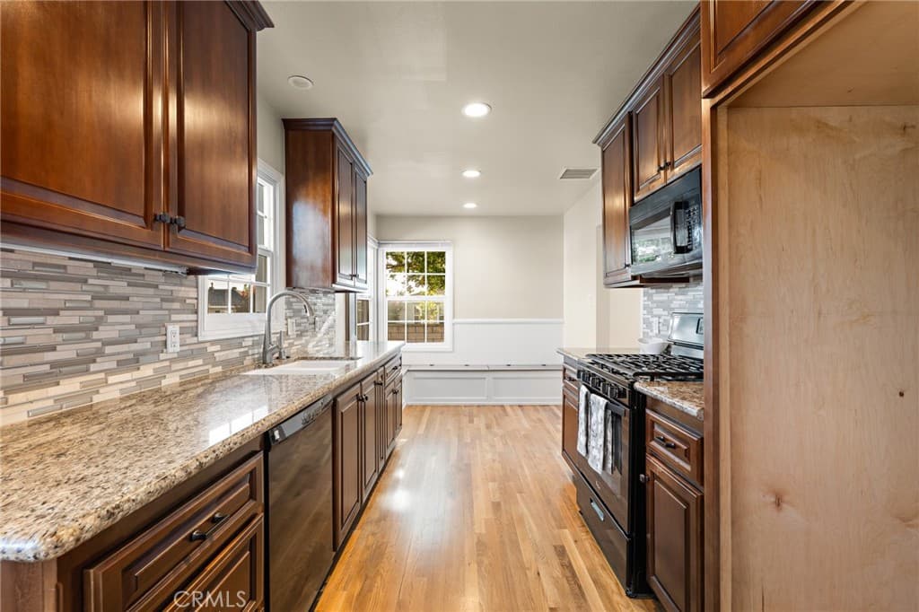 Home at 840 W Foothill, Glendora — photo 7 of 12