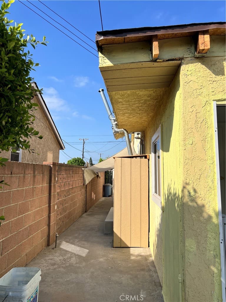 Home at 14905 central Avenue, Baldwin Park — photo 3 of 9