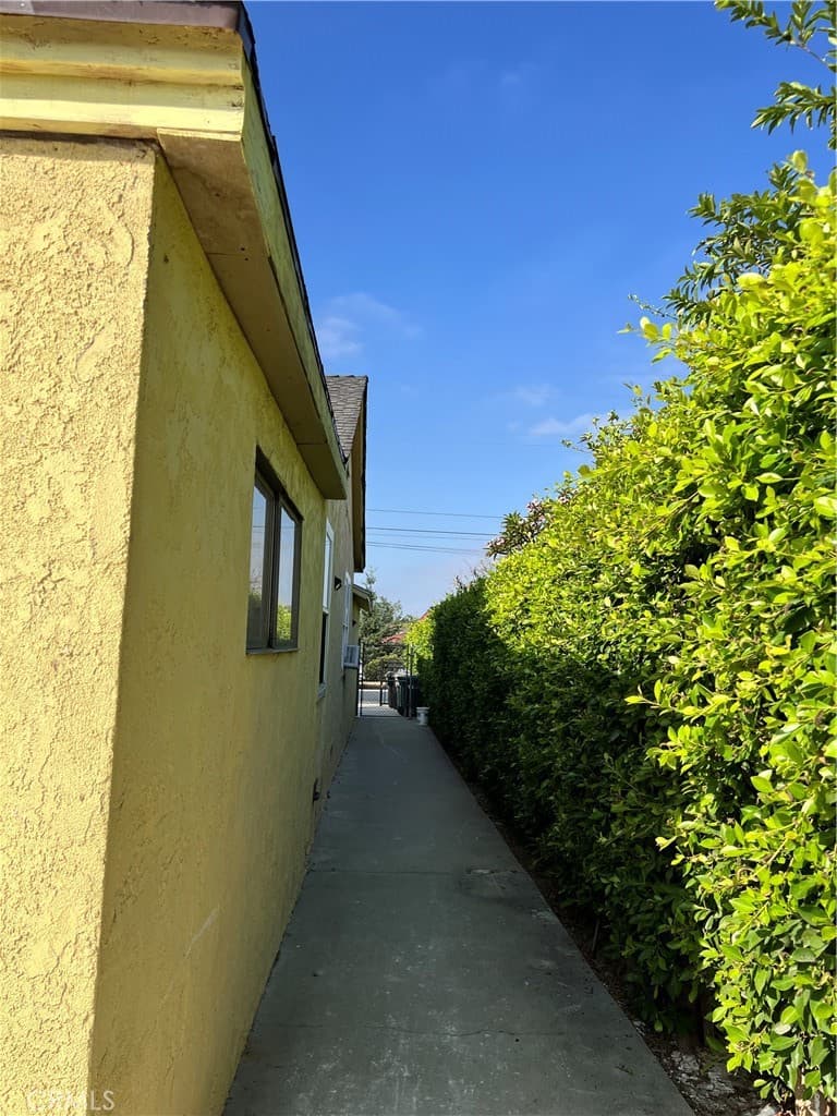 Home at 14905 central Avenue, Baldwin Park — photo 4 of 9