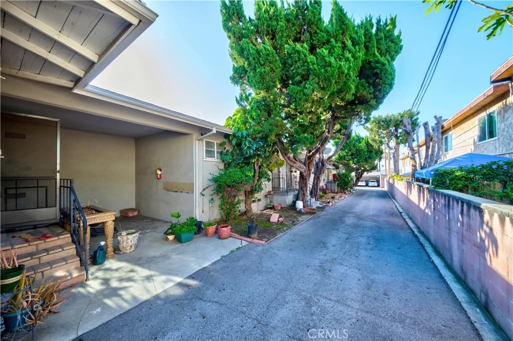 Multi-Family at 522 W Linwood Avenue, Monrovia — photo 3 of 12
