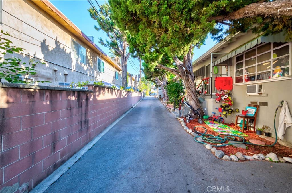 Multi-Family at 522 W Linwood Avenue, Monrovia — photo 4 of 12
