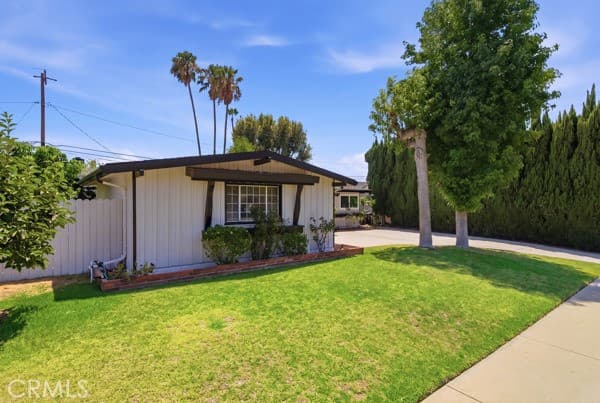 Home at 3234 Conata, Duarte — photo 6 of 12