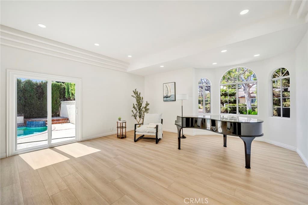 Home at 188 W Arthur Avenue, Arcadia — photo 4 of 12