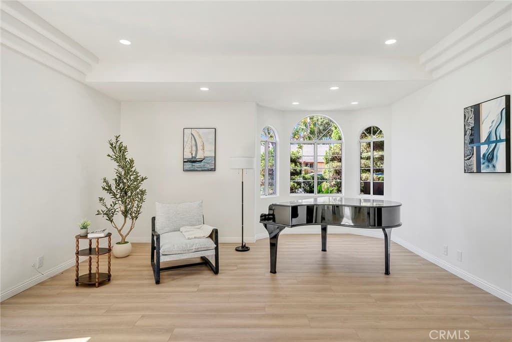 Home at 188 W Arthur Avenue, Arcadia — photo 5 of 12