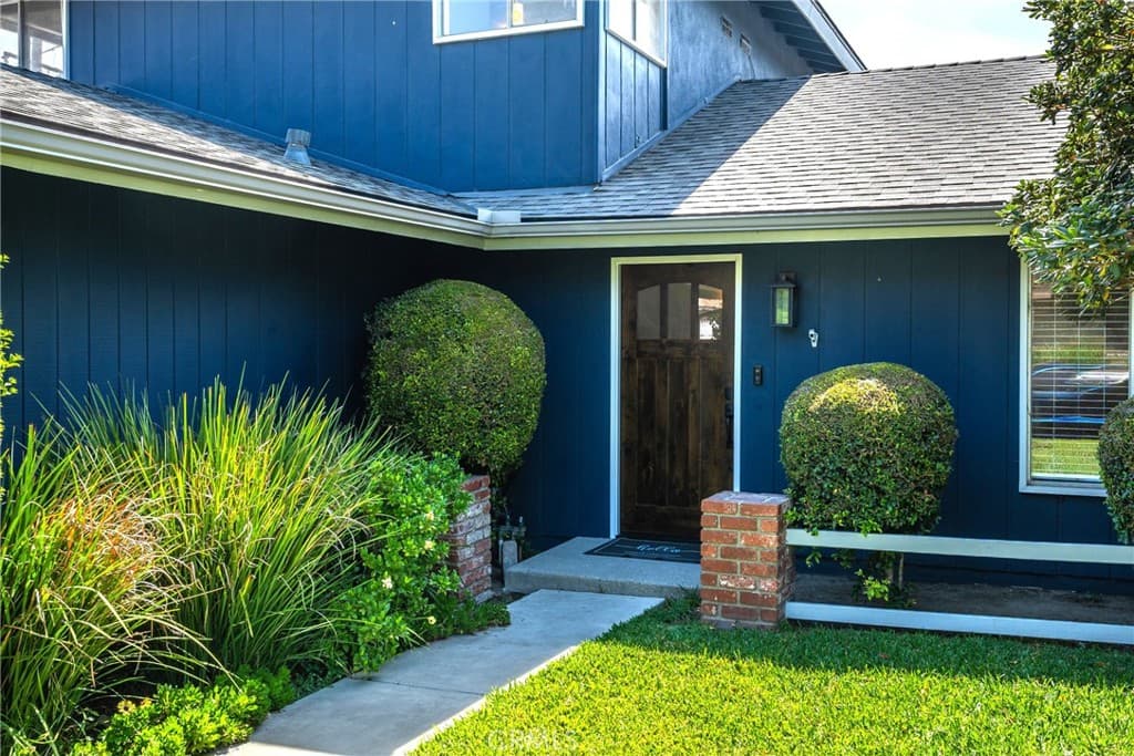 Home at 3474 Deerlane Drive, Duarte — photo 3 of 12