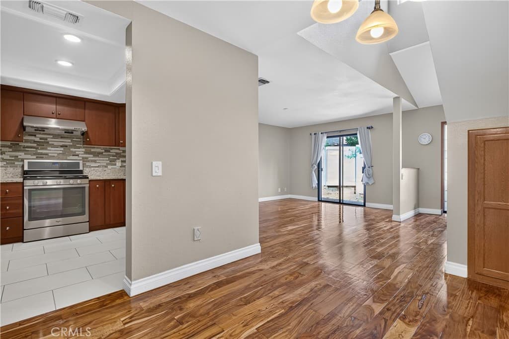 Condo at 615 Monterey E, Monrovia — photo 5 of 12
