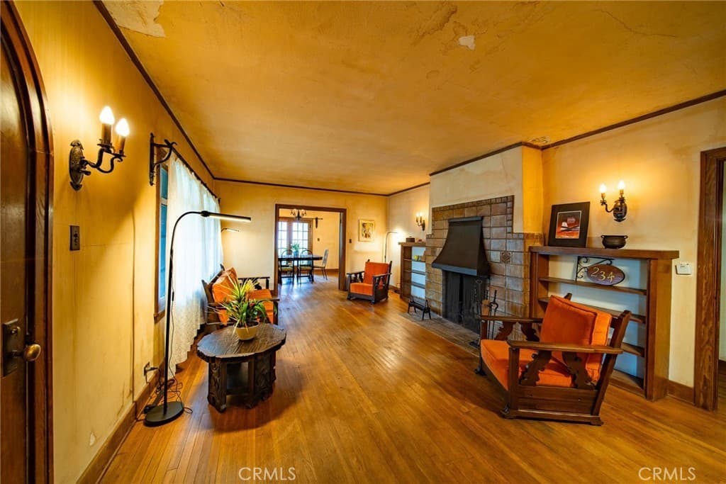 Home at 234 N Magnolia, Monrovia — photo 3 of 12