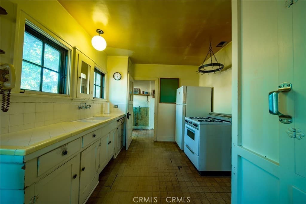 Home at 234 N Magnolia, Monrovia — photo 8 of 12