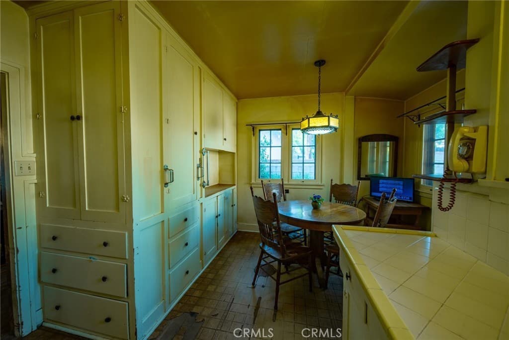 Home at 234 N Magnolia, Monrovia — photo 9 of 12