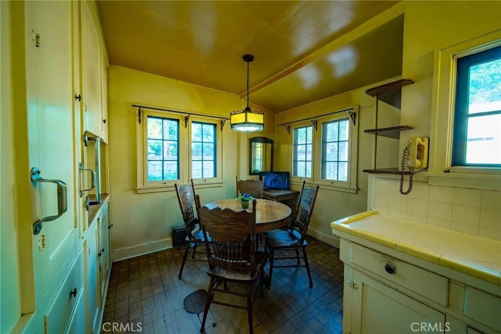 Home at 234 N Magnolia, Monrovia — photo 10 of 12