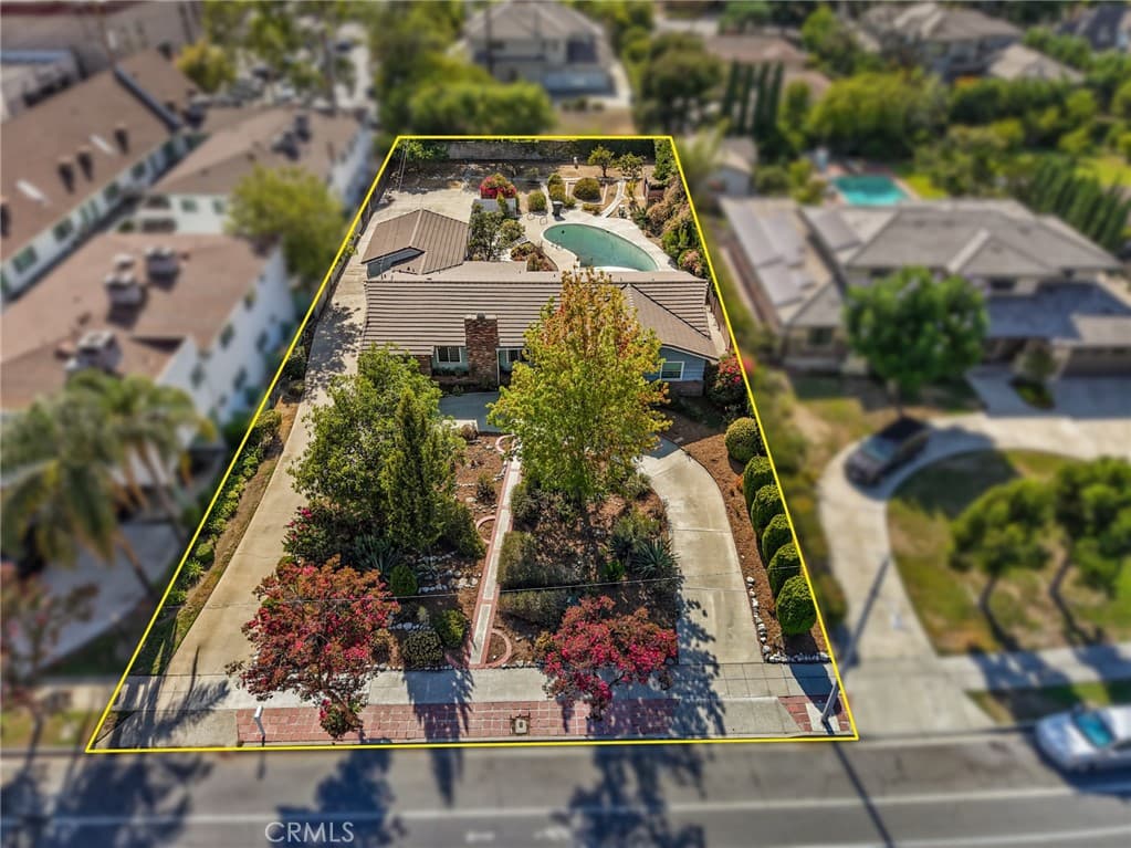 Home at 1121 Highland Oaks Drive, Arcadia — photo 3 of 12