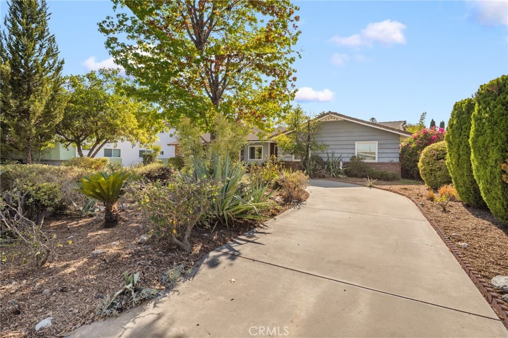 Home at 1121 Highland Oaks Drive, Arcadia — photo 9 of 12