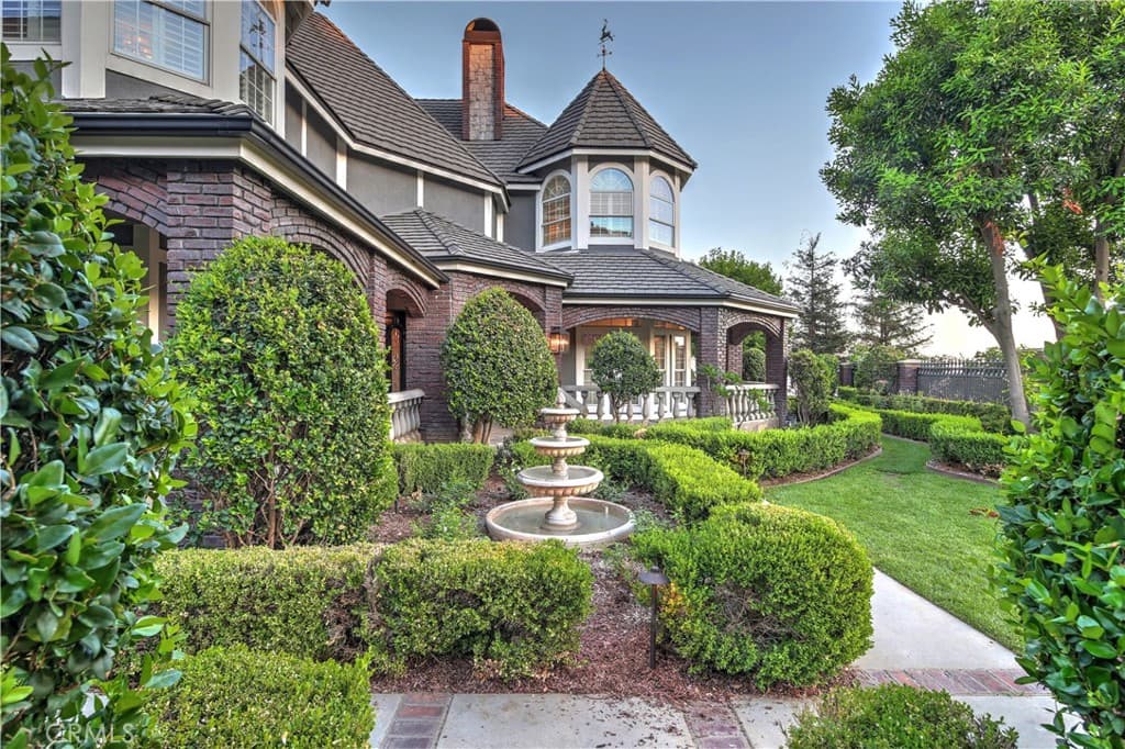Home at 1016 Briarcliff Road, Monrovia — photo 3 of 12