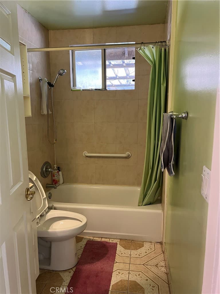 Home at 951 E Gaillard, Azusa — photo 12 of 12