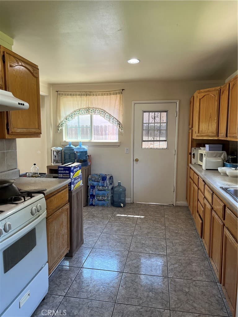 Home at 951 E Gaillard, Azusa — photo 8 of 12
