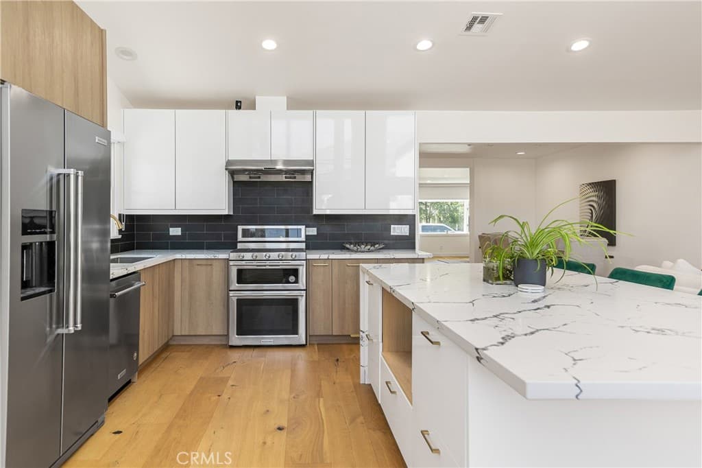 Home at 205 Laurel, Arcadia — photo 10 of 12