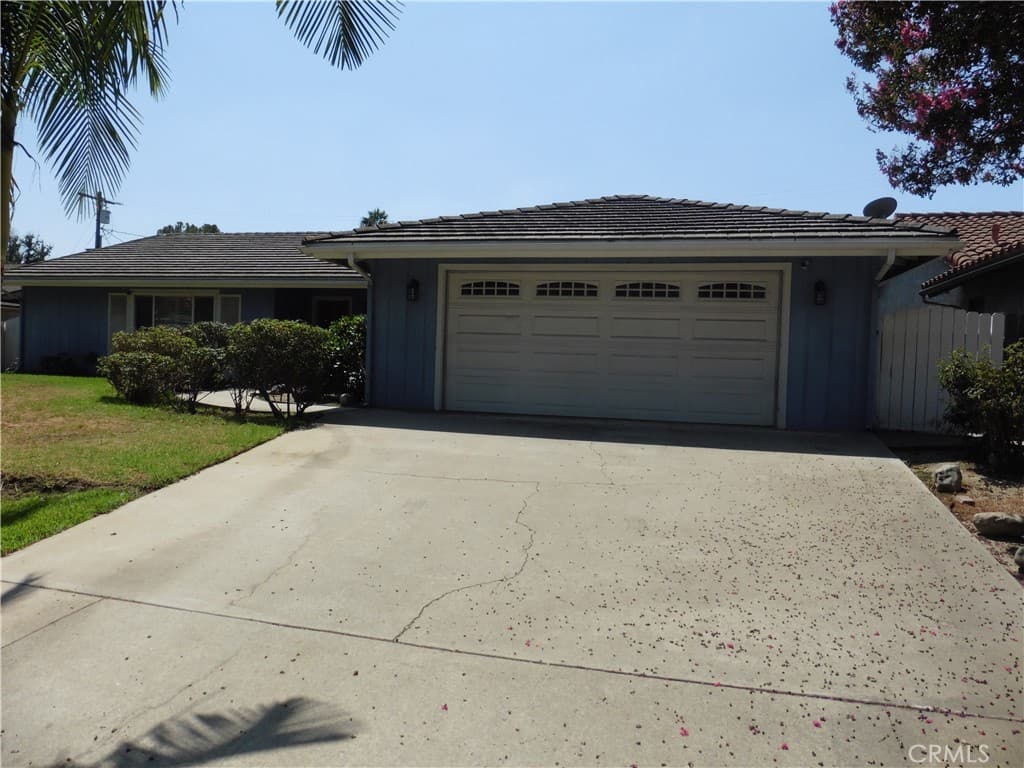 Home at 706 W Wistaria, Arcadia — photo 2 of 12