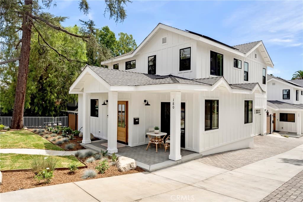 Condo at 180 W Highland Avenue, Sierra Madre — photo 2 of 12