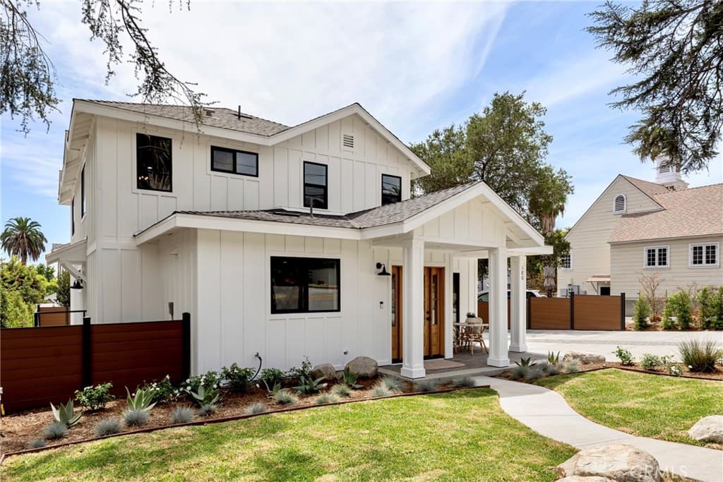 Condo at 180 W Highland Avenue, Sierra Madre — photo 3 of 12