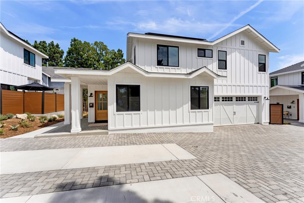 Condo at 182 W Highland Avenue, Sierra Madre — photo 2 of 12