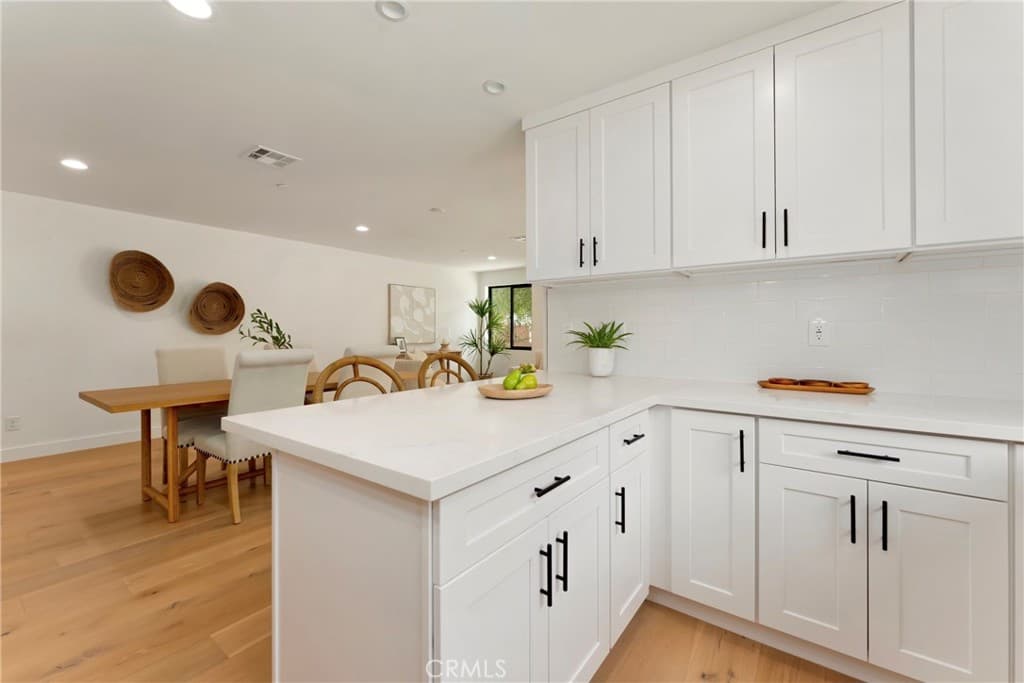 Condo at 182 W Highland Avenue, Sierra Madre — photo 11 of 12