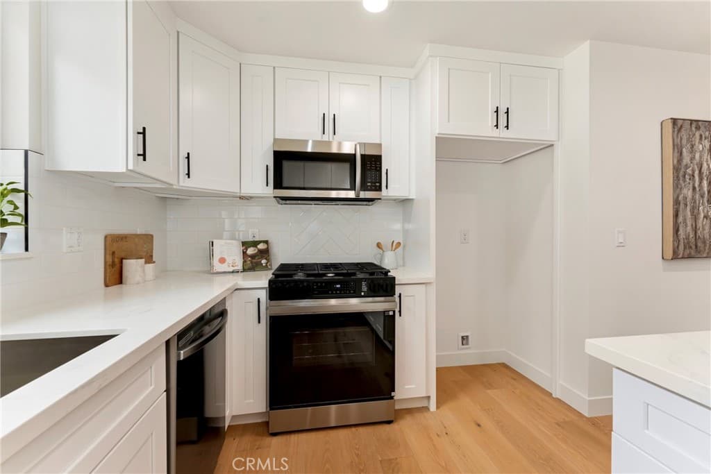 Condo at 182 W Highland Avenue, Sierra Madre — photo 12 of 12
