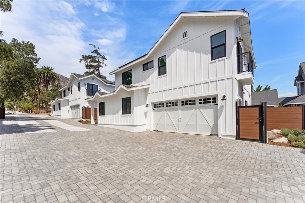 Condo at 182 W Highland Avenue, Sierra Madre — photo 3 of 12