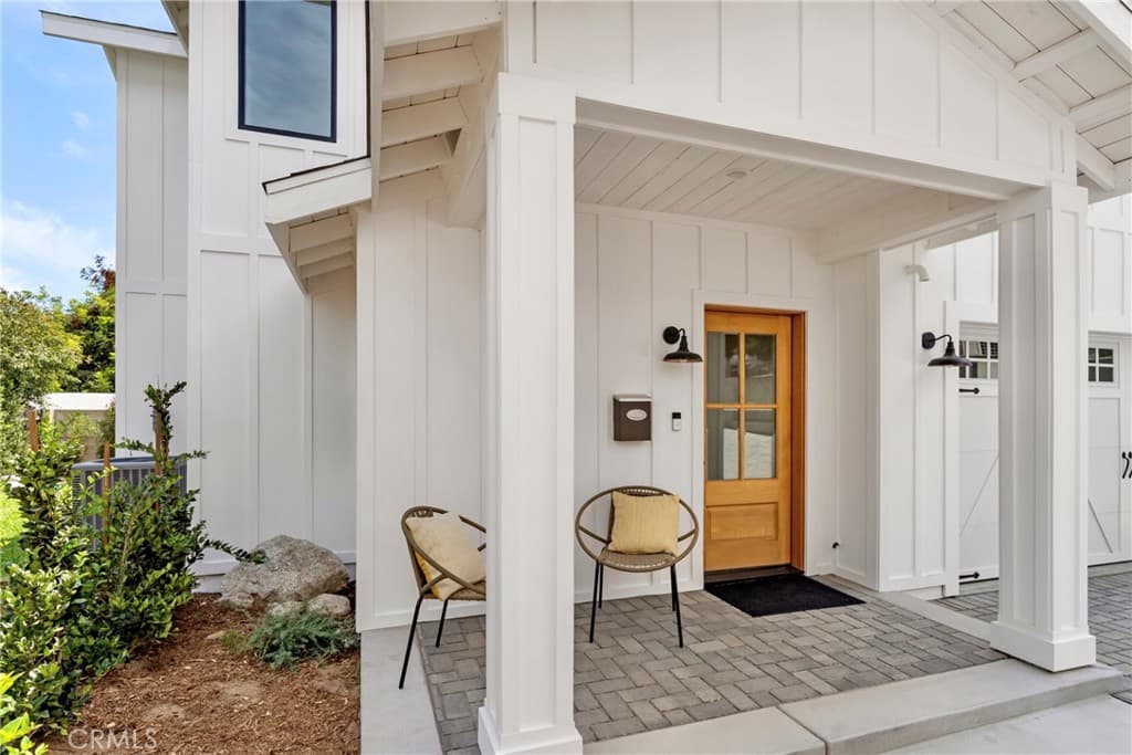 Condo at 184 W Highland, Sierra Madre — photo 3 of 12