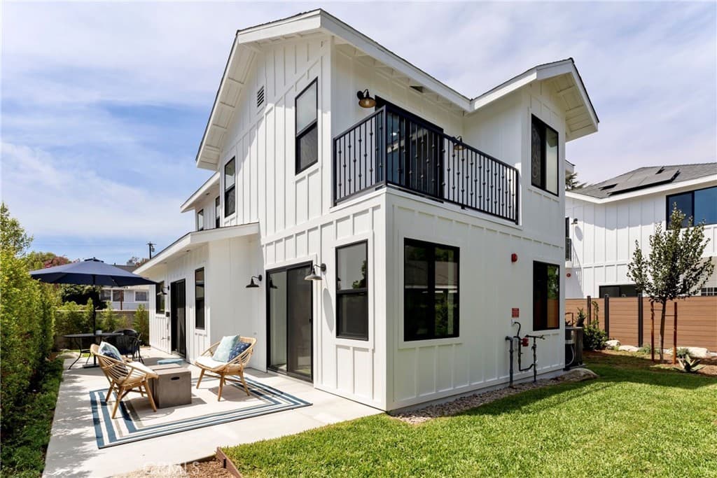 Condo at 184 W Highland, Sierra Madre — photo 5 of 12
