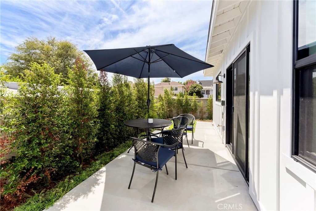 Condo at 184 W Highland, Sierra Madre — photo 7 of 12