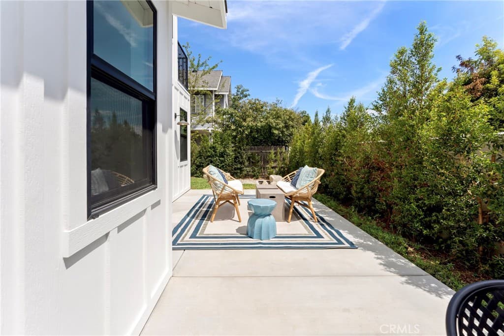 Condo at 184 W Highland, Sierra Madre — photo 9 of 12