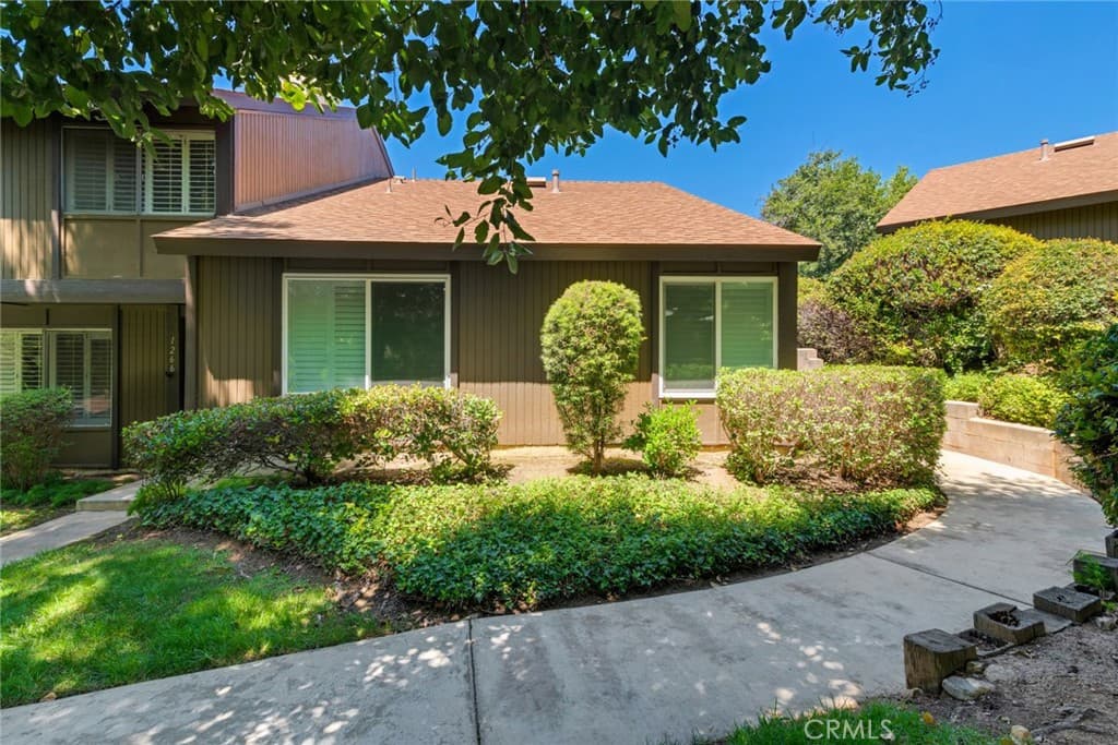 Townhouse at 1268 Tarryglen Ln, San Dimas — photo 3 of 12