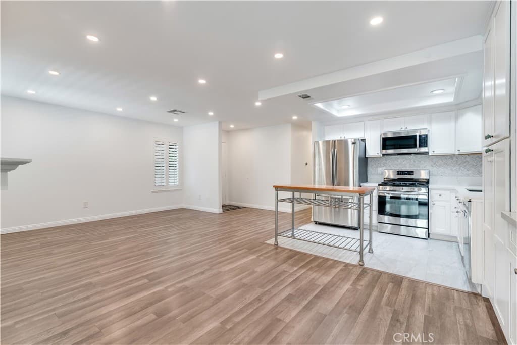 Townhouse at 1268 Tarryglen Ln, San Dimas — photo 5 of 12