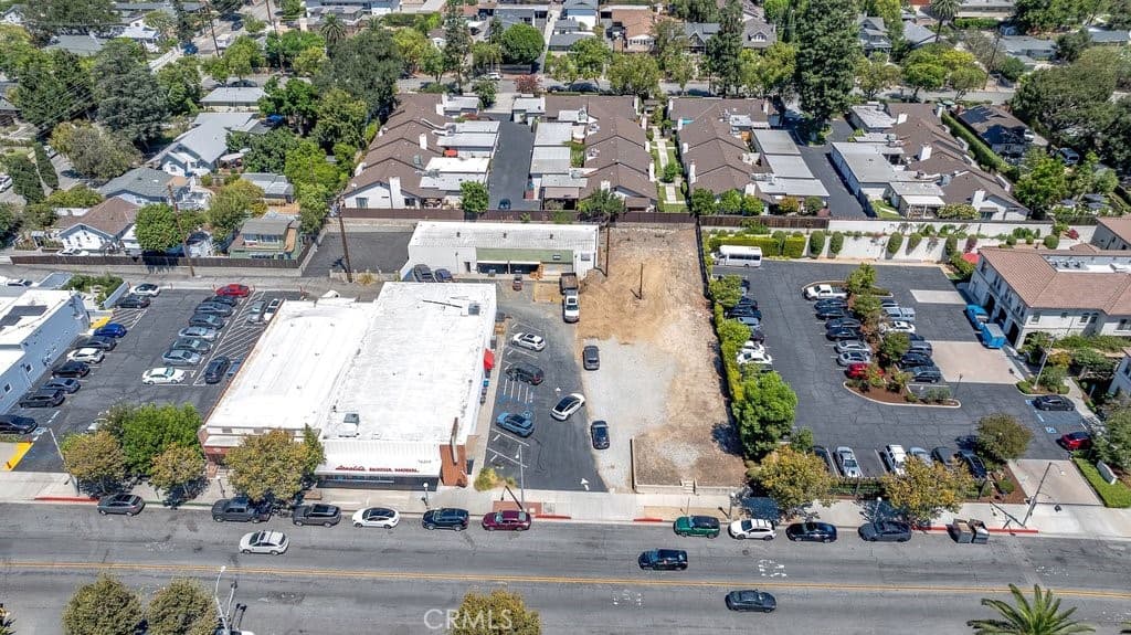 Home at 283 W Sierra Madre, Sierra Madre — photo 7 of 11